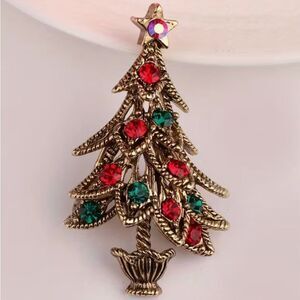 🌲 Festive Gold & Crystal Christmas Tree Brooch 🌲
